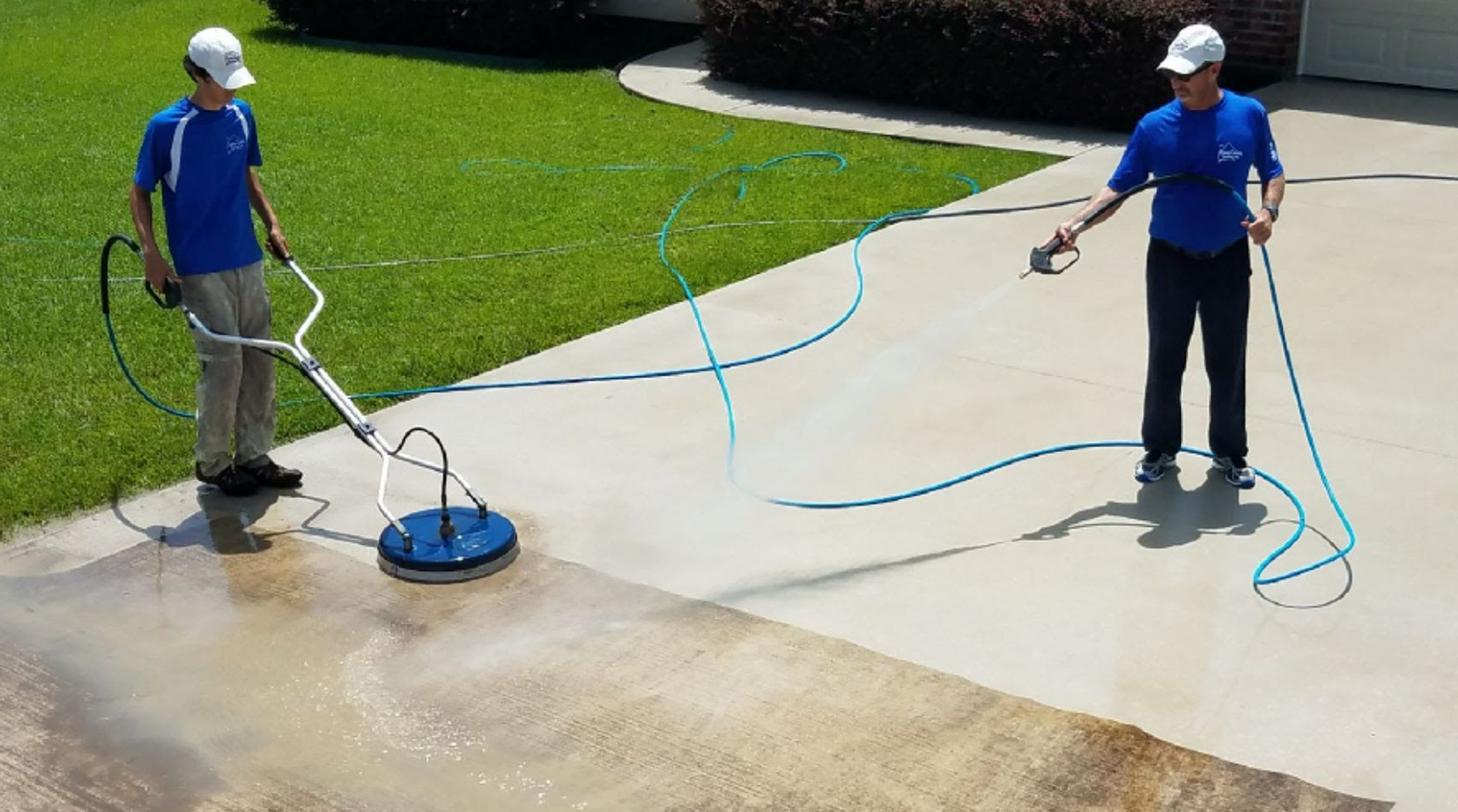 4 EFFECTIVE TIPS TO KEEP YOUR DRIVEWAY CLEAN