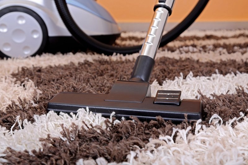 How to clean carpet at home