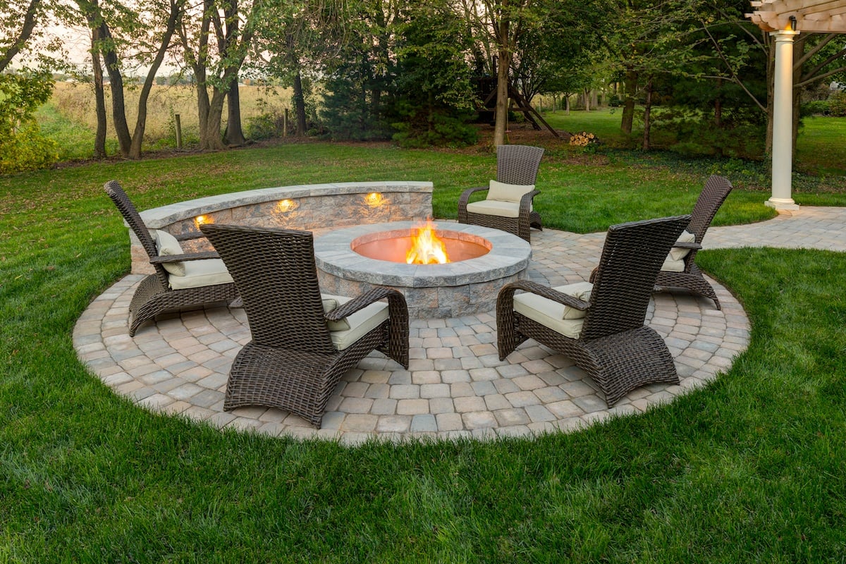 5 Outdoor Firepit Tips & Ideas For A Cosy Backyard