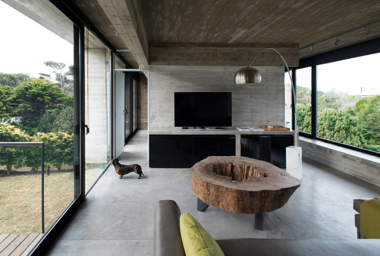 The Role of Concrete Polishing in Modern Interior Design