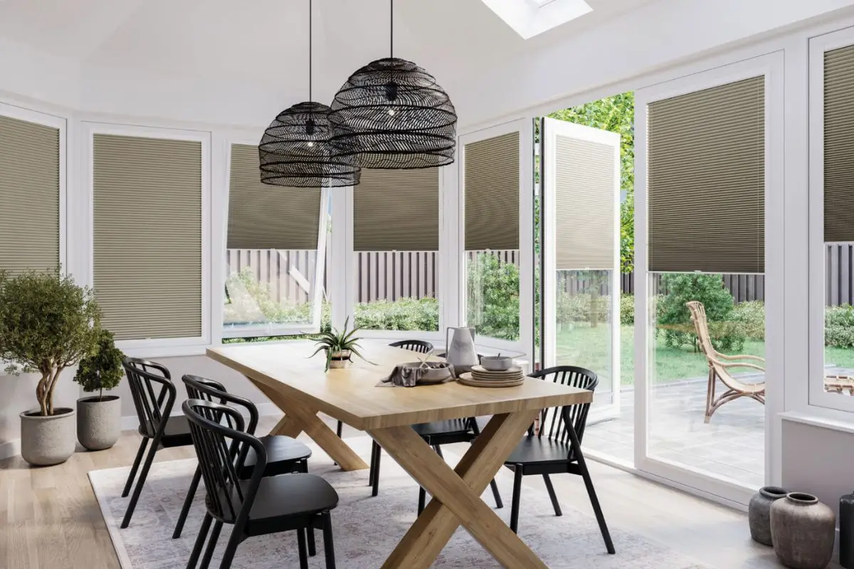 How Sheer Roller Blinds Balance Light and Privacy
